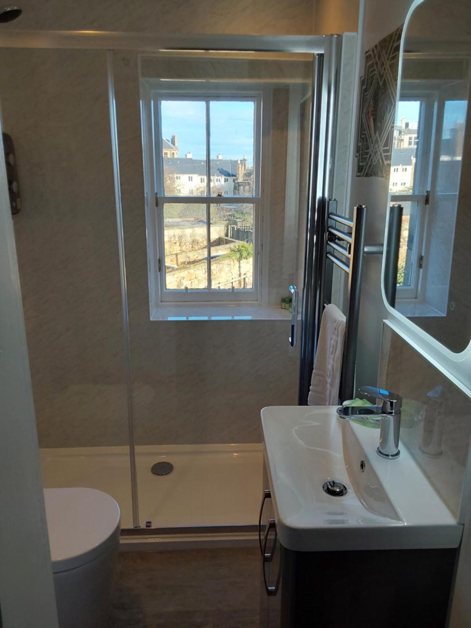 East Claremont Guest House Единбург Екстериор снимка