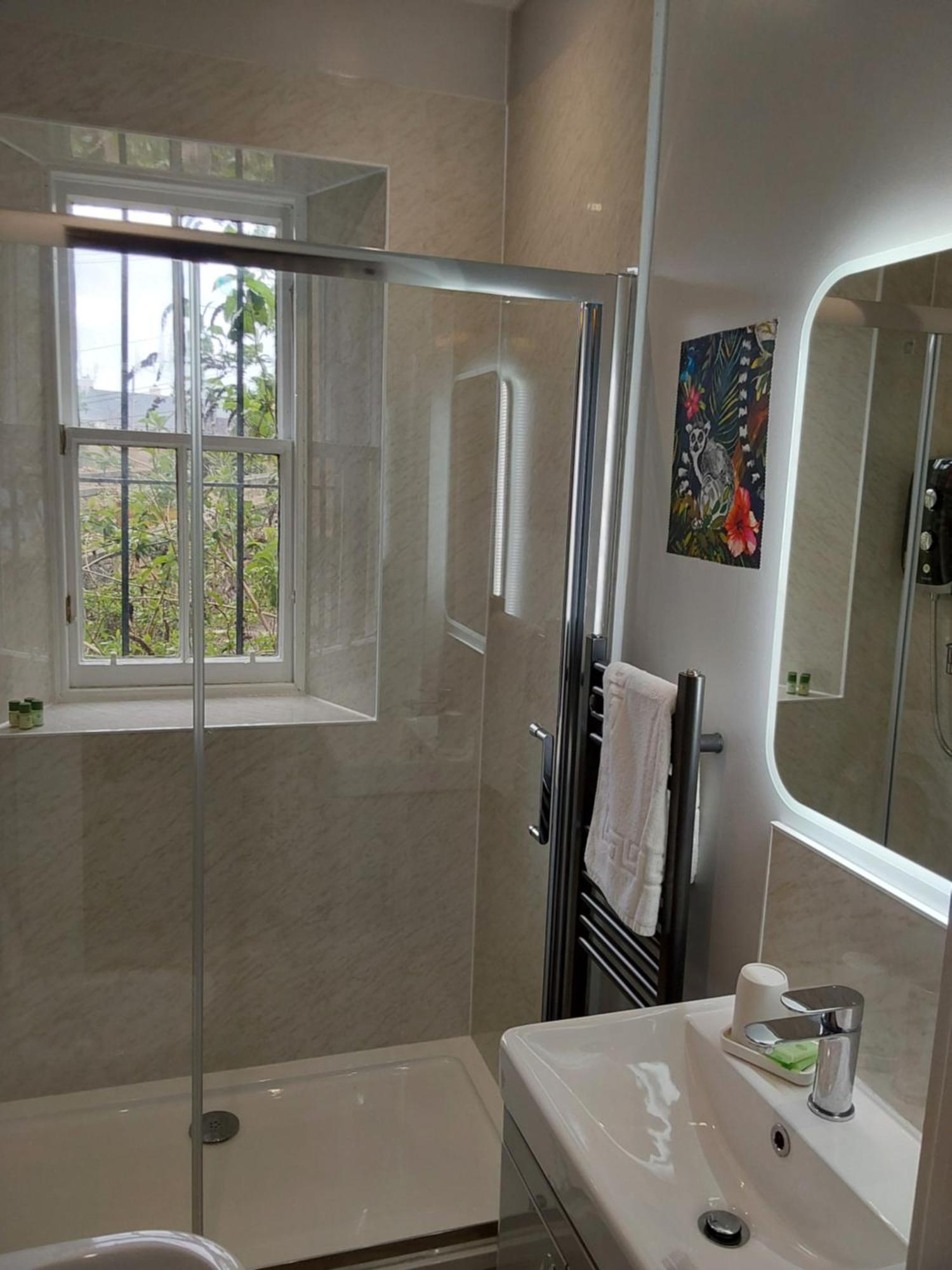East Claremont Guest House Единбург Екстериор снимка