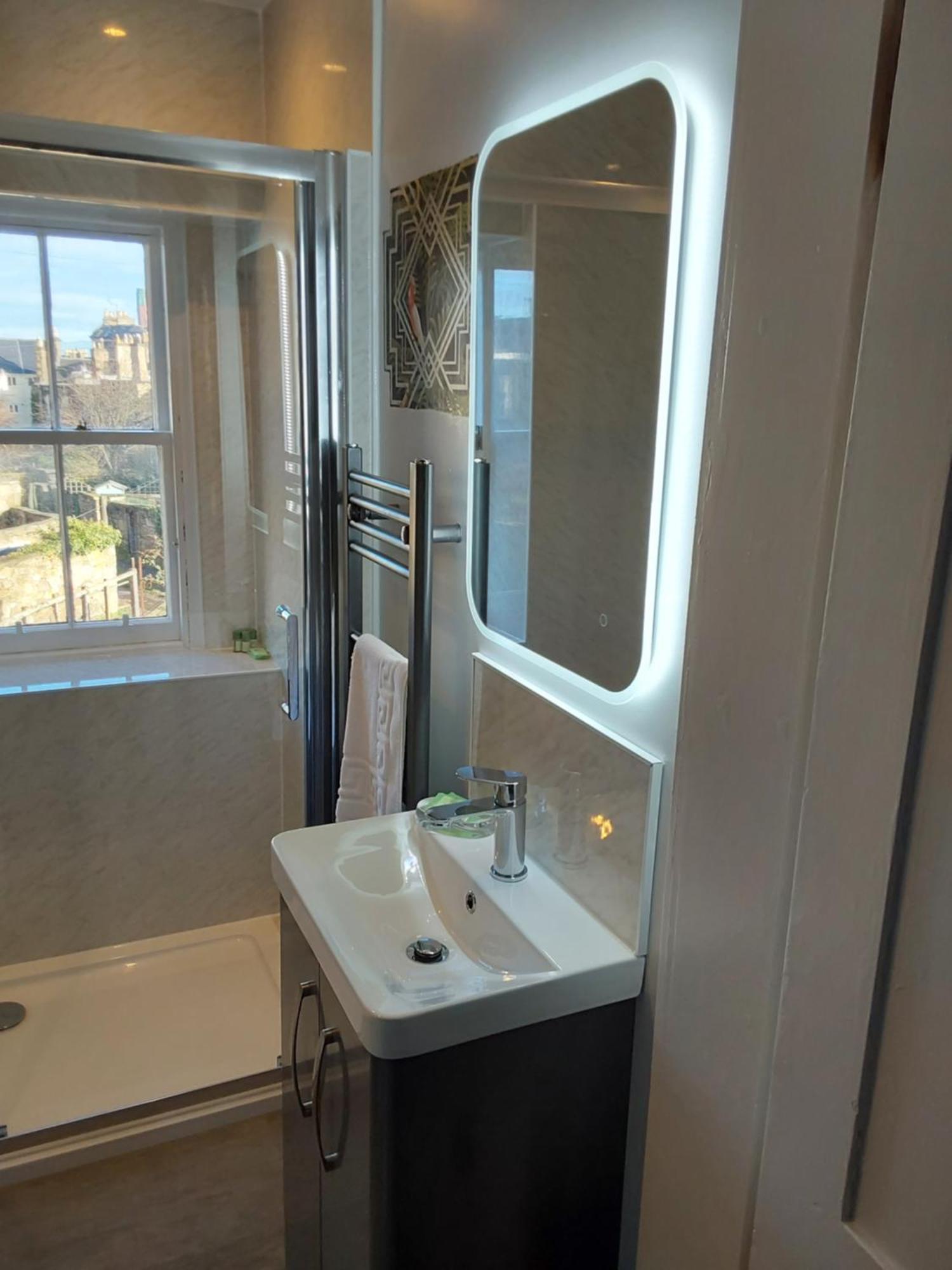 East Claremont Guest House Единбург Екстериор снимка